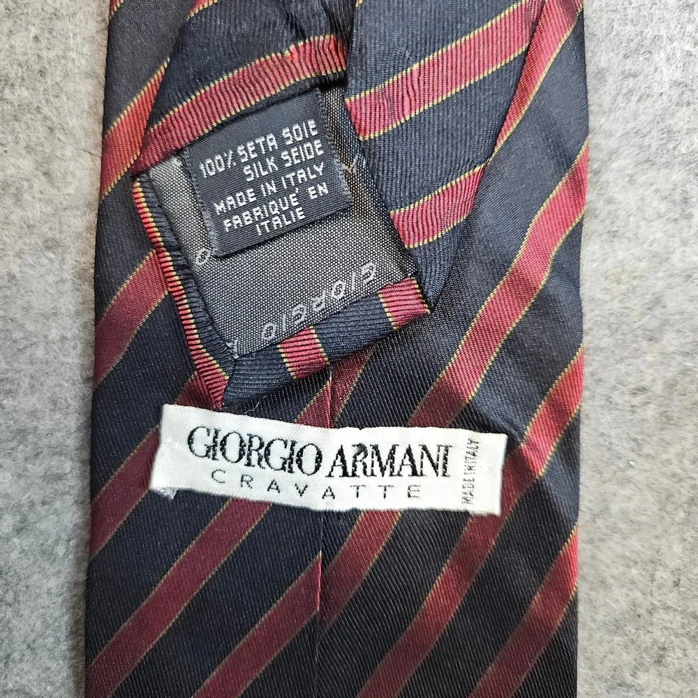 Giorgio Armani Cravatte Burgundy & Black Diagonal Striped Silk Neck Tie‎ 58x3.5